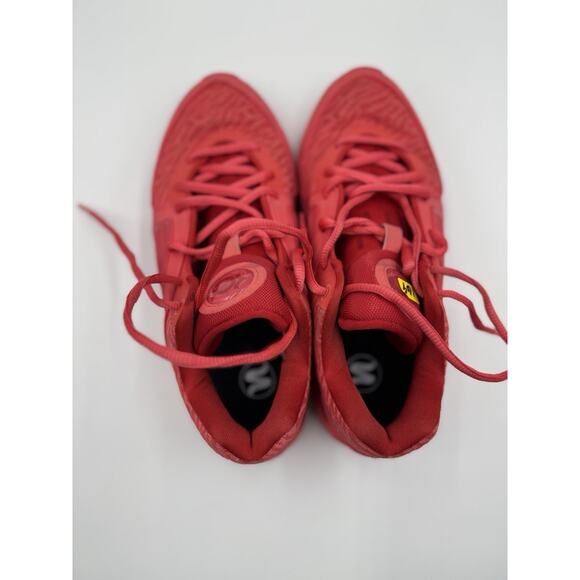 Athletic_Shoes